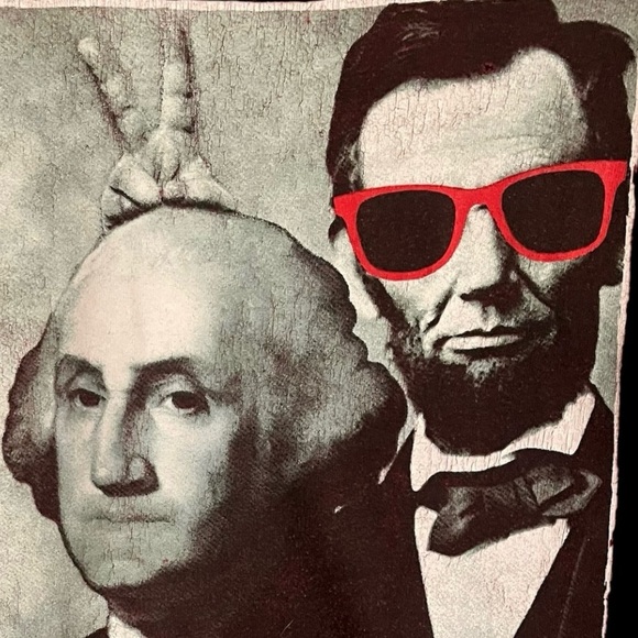 ηεω Dead Presidents Photo-Bomb Tee - Washington & Lincoln - Epic Threads - Picture 2 of 16